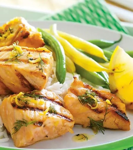 Salmon skewers with dill